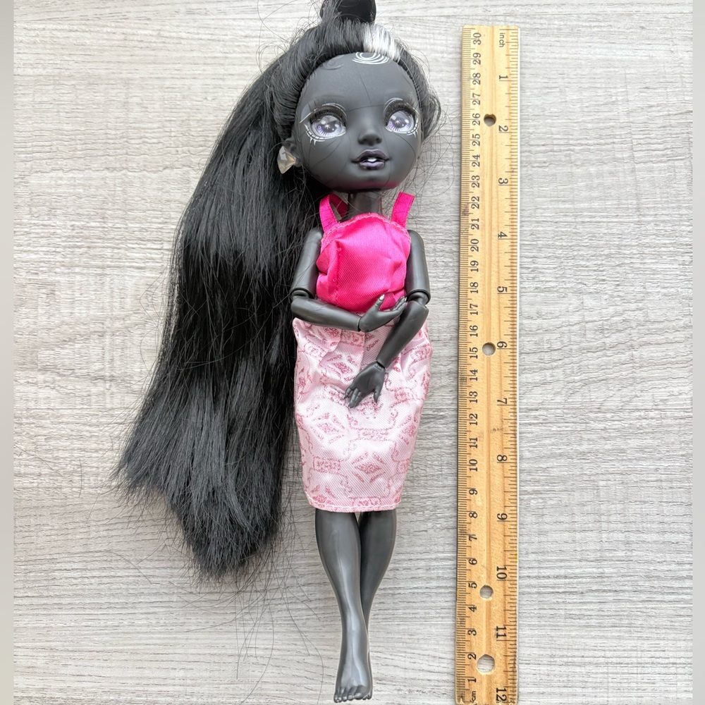Rainbow Series 1 High Shadow High Shanelle Onyx Fashion Doll - Picture 3 of 6